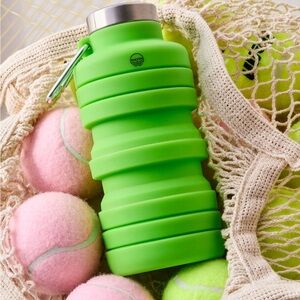 NEW FP Movement Exclusive 24oz Collapsible
Carabiner Bottle